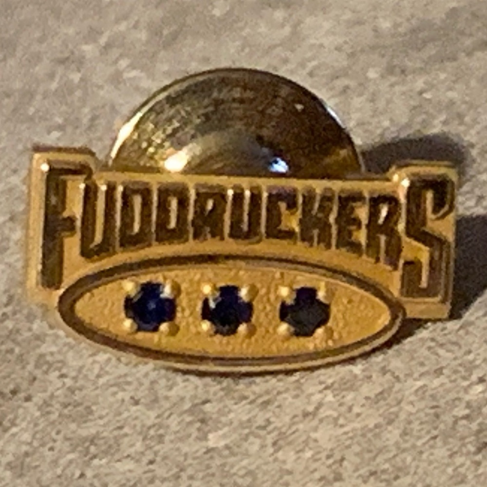 (1) 10k Gold Vintage Fuddruckers Lapel Pin/Tie Tac w/ 3 Blue Sapphire Gemstones